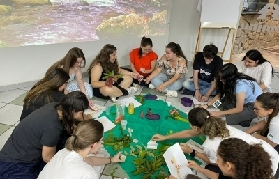 Espaço Desenvolver Araras participa de treinamento sobre o uso das telas e o impacto na aprendizagem